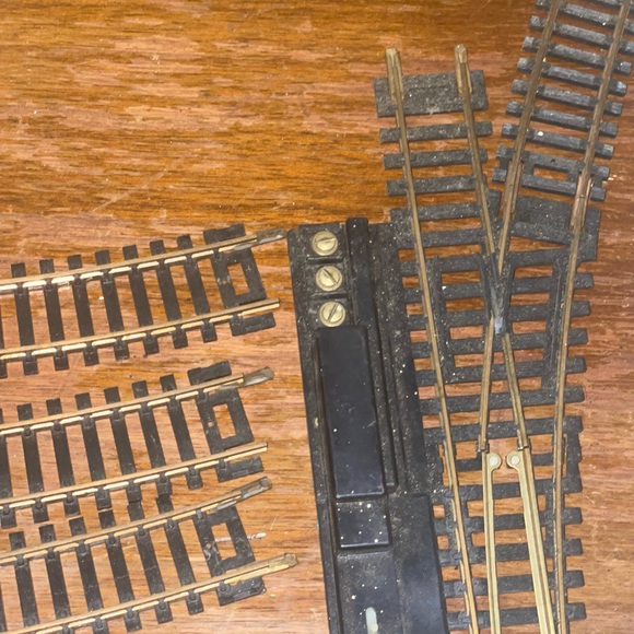 Vintage Lionel train tracks ; total of 5 curved tracks pieces - Picture 8 of 8